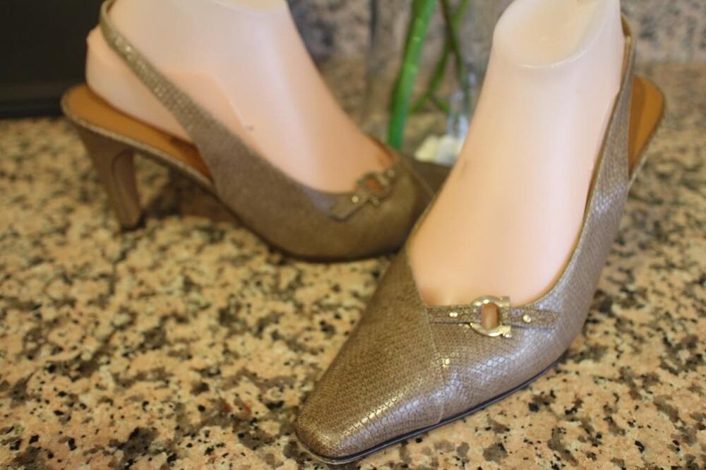 Salvatore Ferragamo embossed slingback heels shoe size 8,5d (sh3000